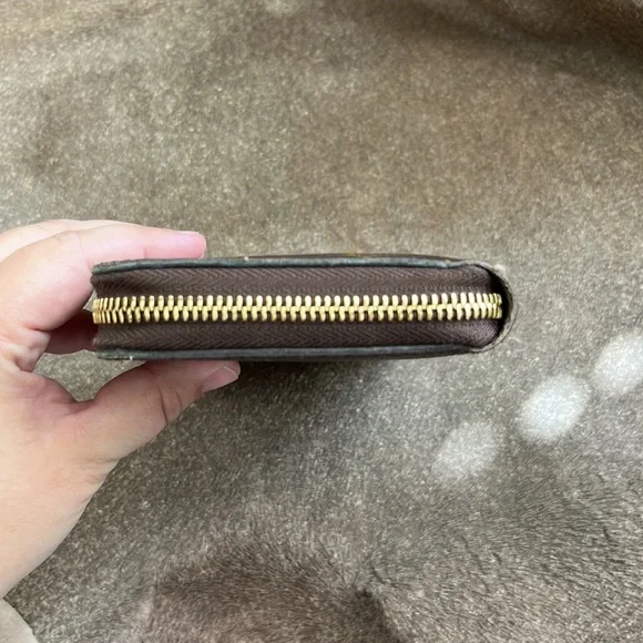 LOUIS VUITTON Zippy Wallet Long Monogram - Picture 4 of 14